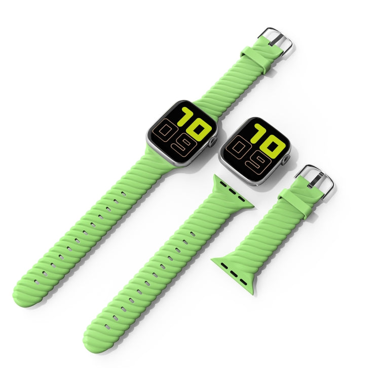 Solid Color Twist Silicone Watch Band For Apple Watch Ultra 49mm&Watch Ultra 2 49mm / Series 9&8&7 45mm / SE 3&SE 2&6&SE&5&4 44mm / 3&2&1 42mm(Yellow Green) - Watch Bands by buy2fix | Online Shopping UK | buy2fix